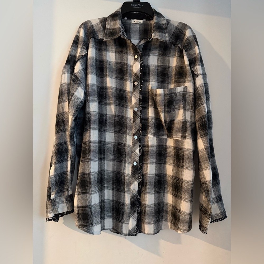 POL Deconstructed Hem Button Front Plaid Shacket Shirt  Size M